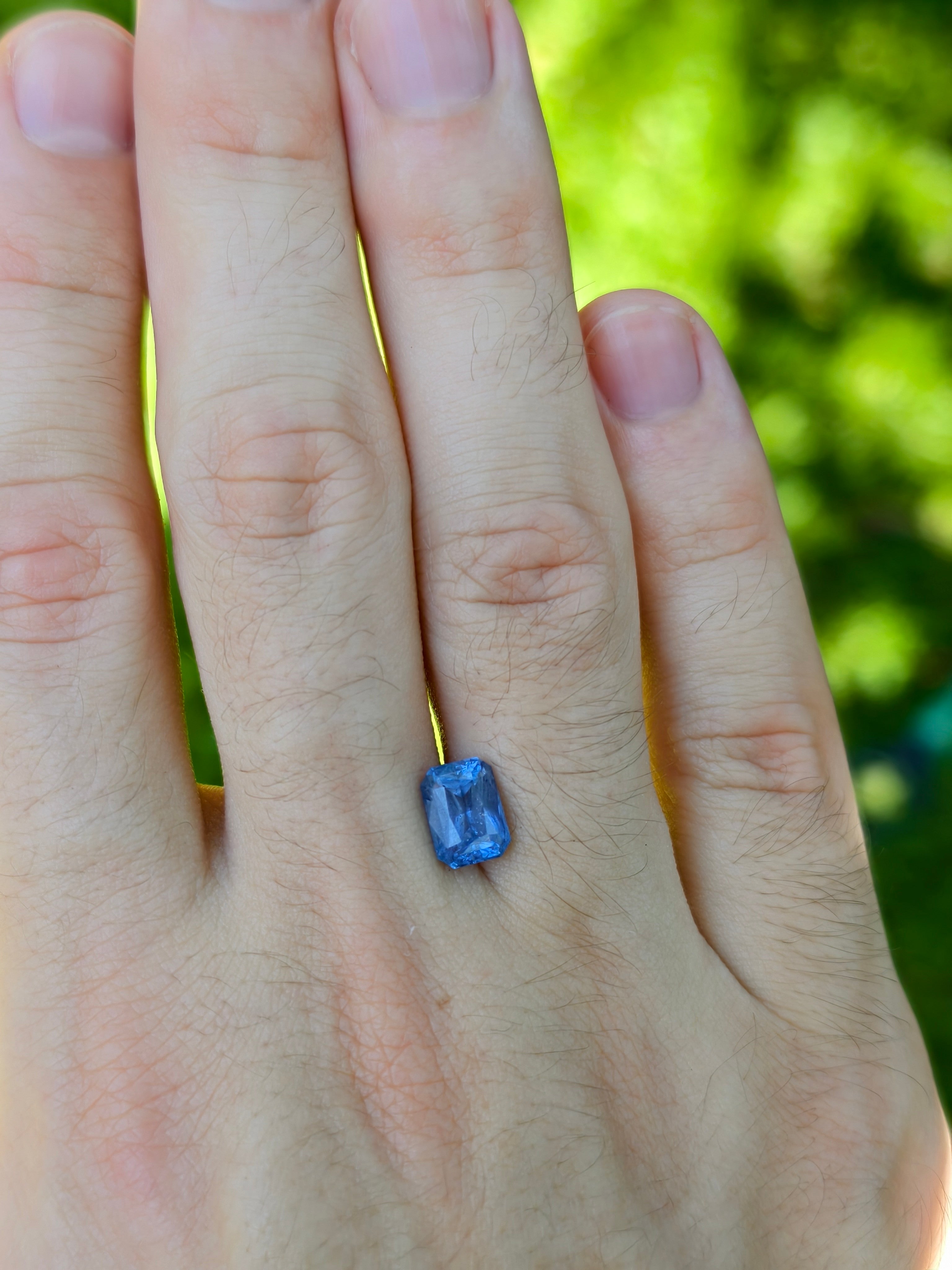 2.32ct Cornflower Blue Sapphire from Sri Lanka (Ceylon)