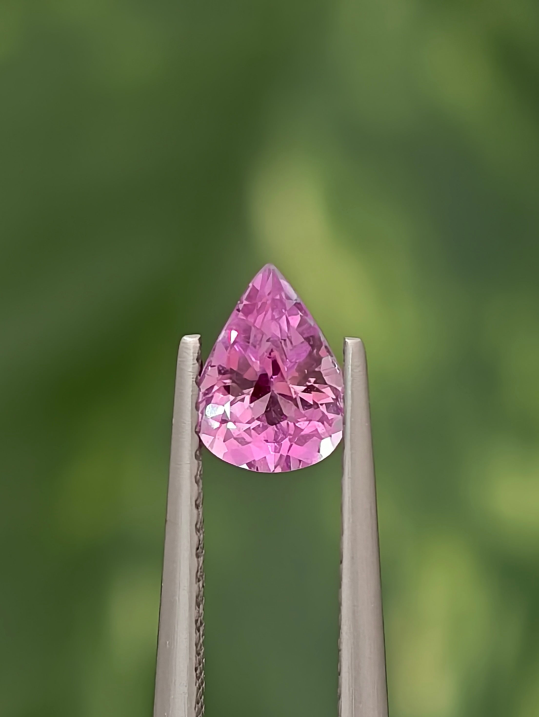 1.03ct Pink Sapphire from Sri Lanka (Ceylon)