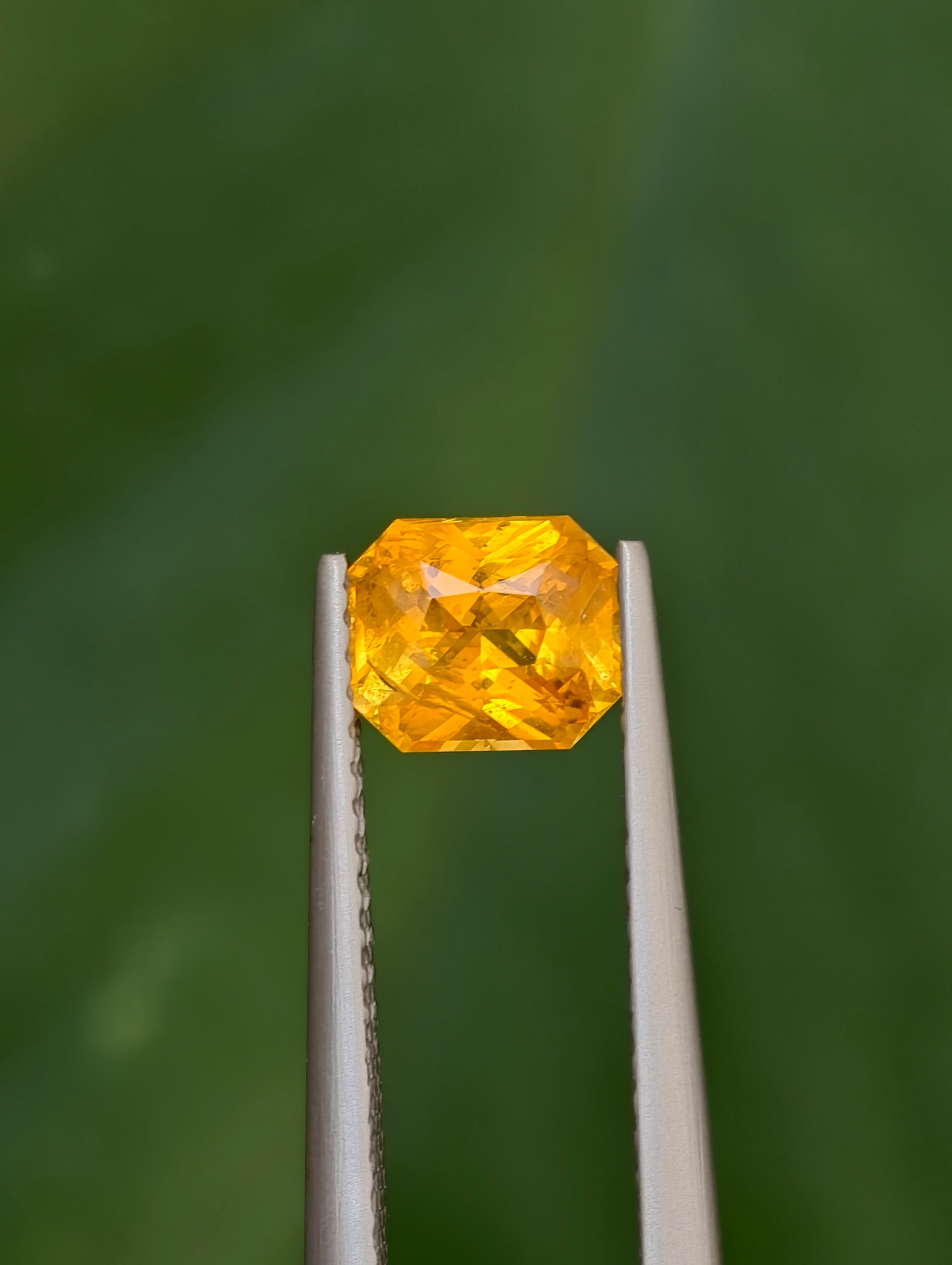 1.06ct Golden Orange Sapphire from Sri Lanka (Ceylon) – SapphiresByTim
