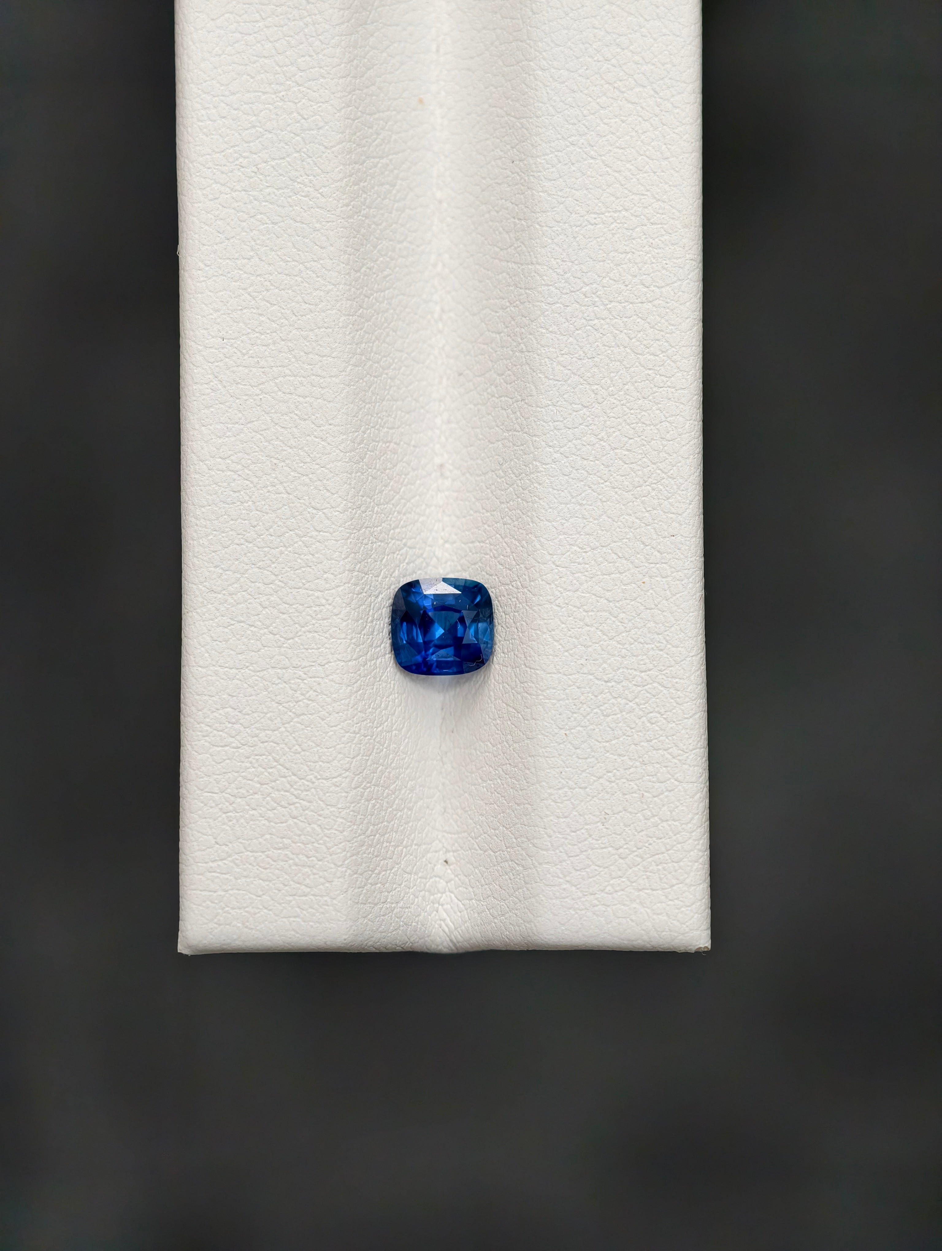 1.15ct Königsblauer Saphir aus Sri Lanka (Ceylon)
